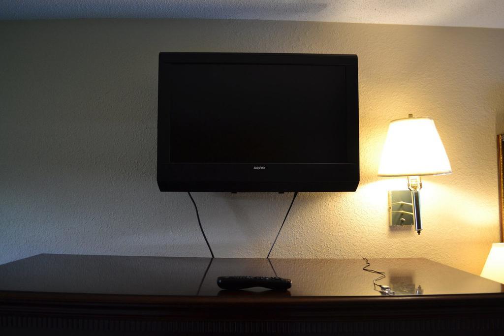 Americas Best Value Inn Smithfield Exterior photo