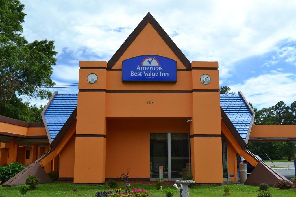 Americas Best Value Inn Smithfield Exterior photo