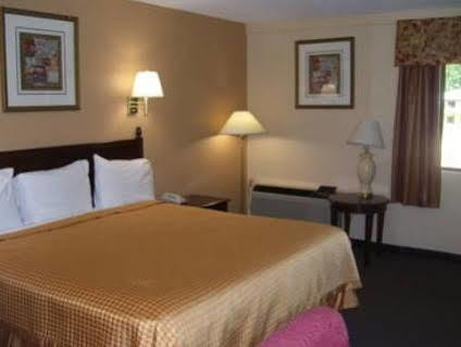 Americas Best Value Inn Smithfield Exterior photo